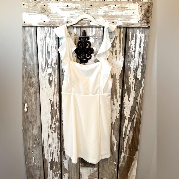 BCBG Paris Short Ruffle Dress Ivory size small NWT - Picture 1 of 6